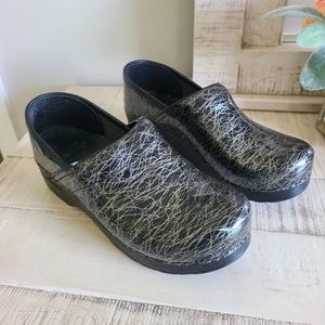 COPY - DANSKO Professional Women’s Clog size 39 Metallic Lines Pattern